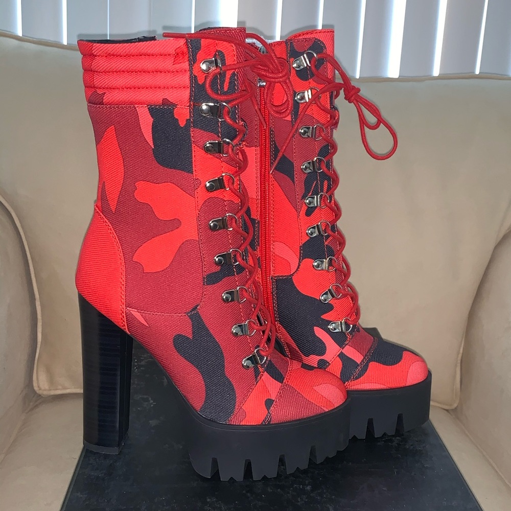 Red Camo Boots ♥️